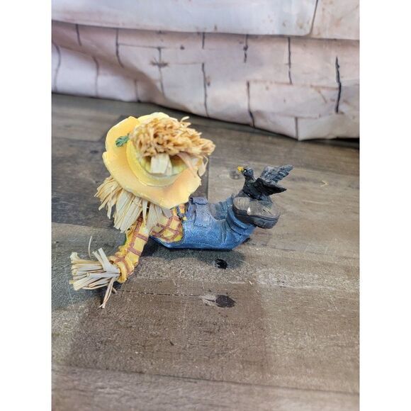 Scarecrow laying‎ down crow hay sunflower fall harvest decor - Picture 4 of 5